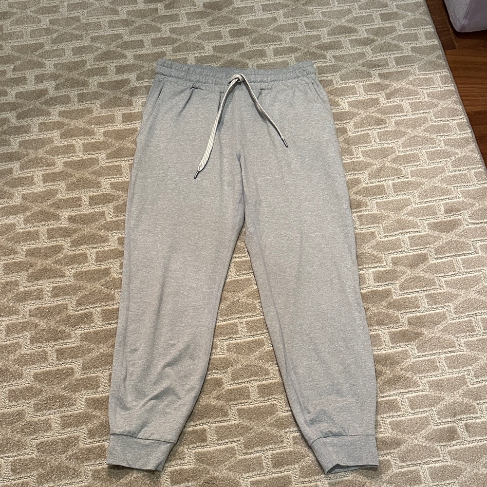 Vuori Performance Jogger Pale Grey Heather Sz XS EUC